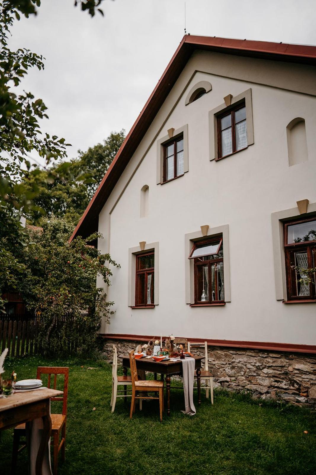 Restaurant A Penzion Na Cechach 호텔 Korouhev 외부 사진